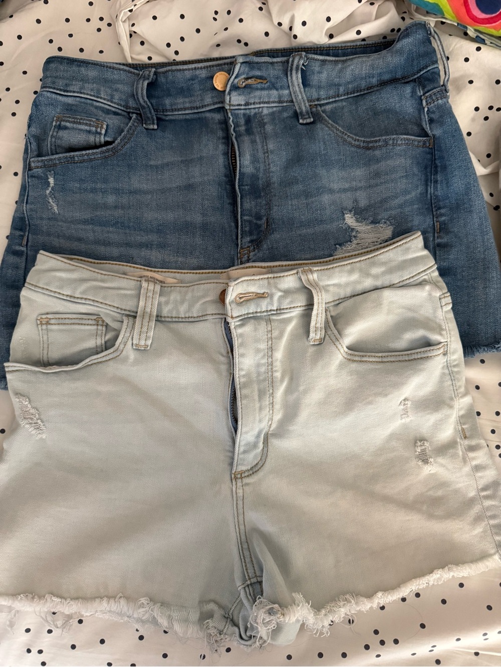Women’s Universal Threads distressed denim shorts size 8